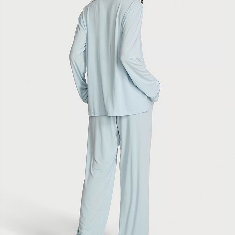 Victoria’s Secret Light Blue Pajama Set - Picture 14 of 14